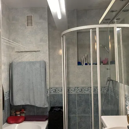 Apartment Spacious With Balcony Paris